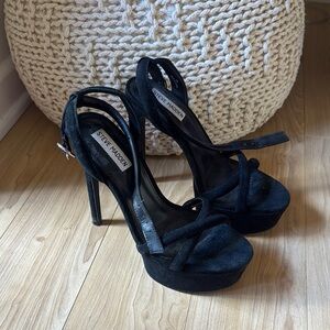 Steve Madden Black platform Heels